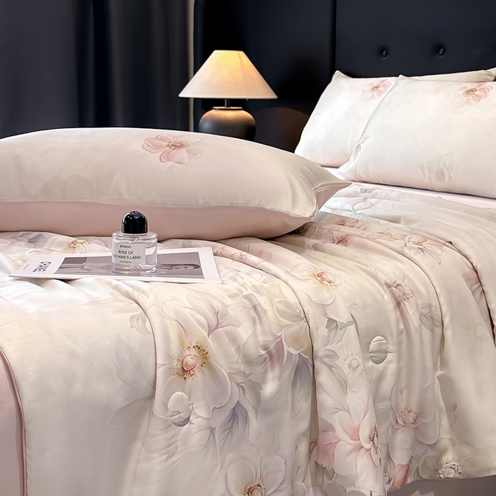 91家纺网 家纺一手货源 找家纺 慕晨 2025新款莱赛尔天丝数码印花四件套莱赛尔夏被四件套天丝夏凉被直播热款夏被被子被芯 栖然 粉