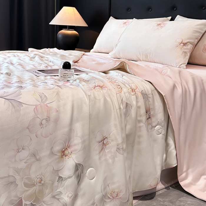 91家纺网 家纺一手货源 找家纺 慕晨 2025新款莱赛尔天丝数码印花四件套莱赛尔夏被四件套天丝夏凉被直播热款夏被被子被芯 栖然 粉