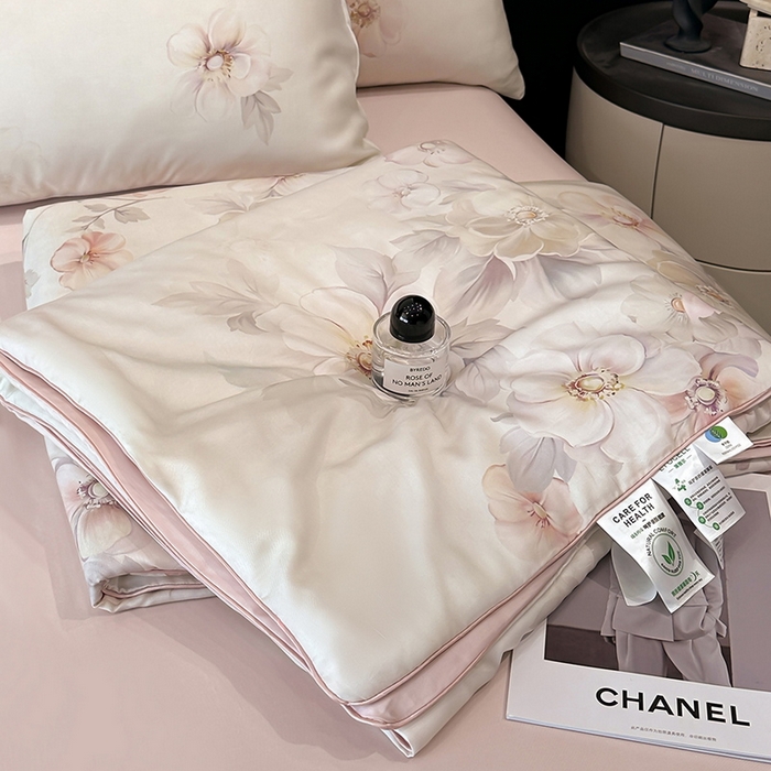 91家纺网 家纺一手货源 找家纺 慕晨 2025新款莱赛尔天丝数码印花四件套莱赛尔夏被四件套天丝夏凉被直播热款夏被被子被芯 栖然 粉