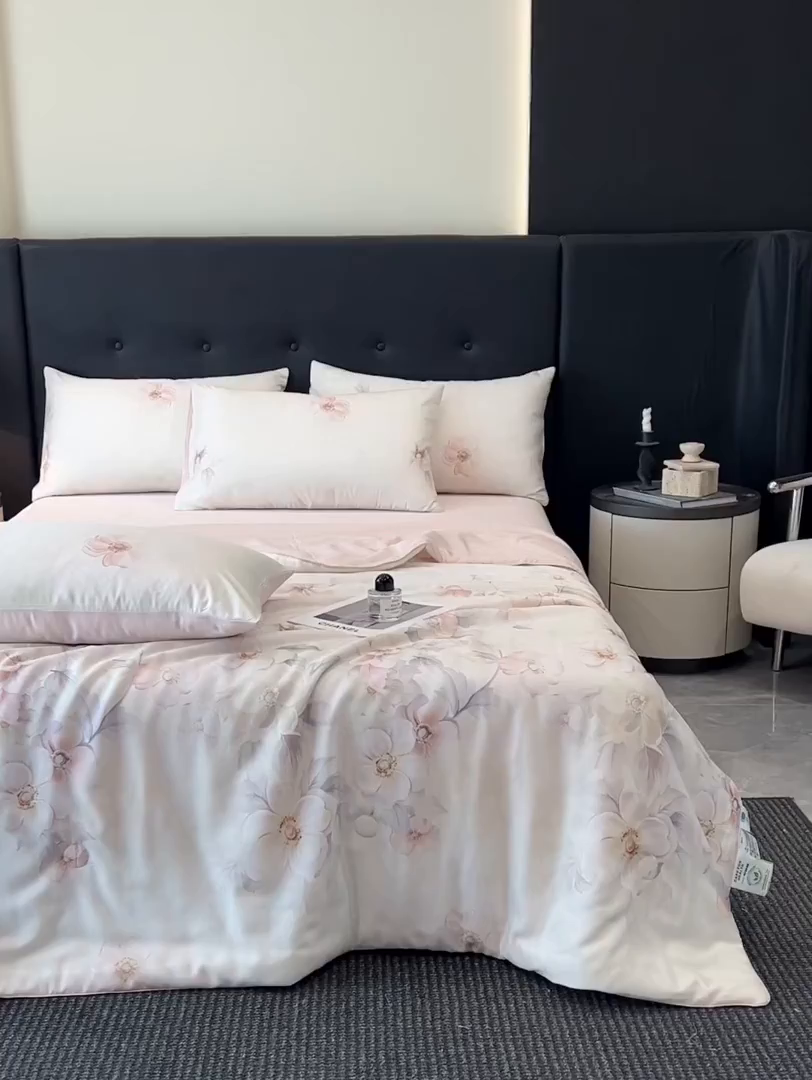 91家纺网 家纺一手货源 找家纺 慕晨 2025新款莱赛尔天丝数码印花四件套莱赛尔夏被四件套天丝夏凉被直播热款夏被被子被芯 栖然 粉