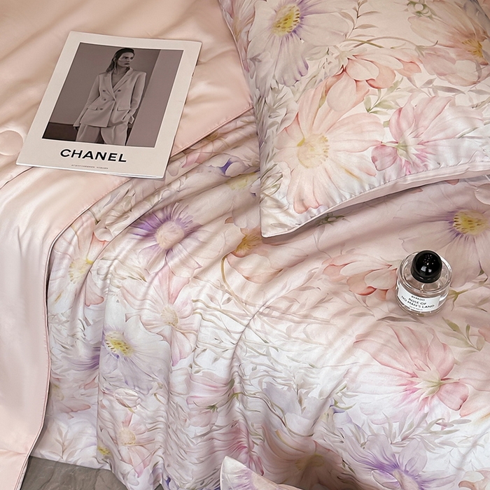 91家纺网 家纺一手货源 找家纺 慕晨 2025新款莱赛尔天丝数码印花四件套莱赛尔夏被四件套天丝夏凉被直播热款夏被被子被芯 芷韵  粉