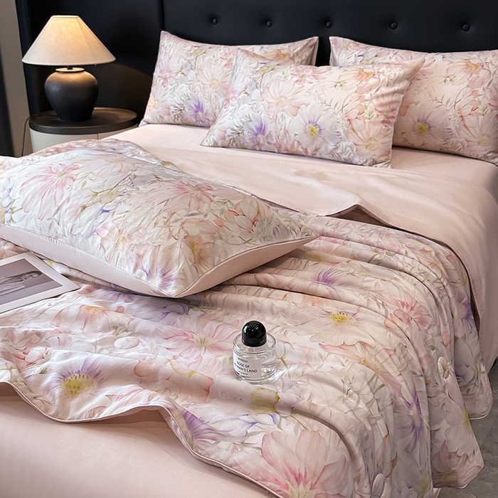 91家纺网 家纺一手货源 找家纺 慕晨 2025新款莱赛尔天丝数码印花四件套莱赛尔夏被四件套天丝夏凉被直播热款夏被被子被芯 芷韵  粉