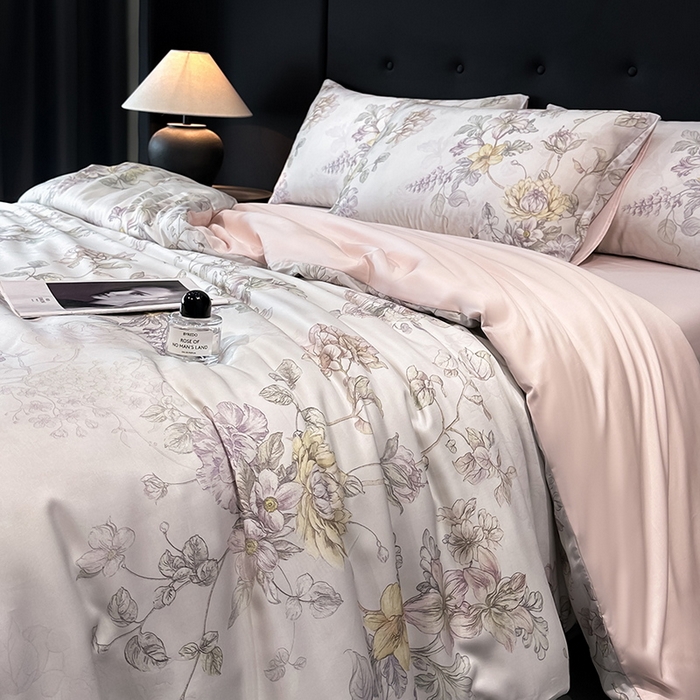 91家纺网 家纺一手货源 找家纺 慕晨 2025新款莱赛尔天丝数码印花四件套莱赛尔夏被四件套天丝夏凉被直播热款四件套 韵眠 粉