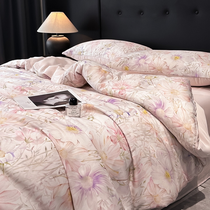 91家纺网 家纺一手货源 找家纺 慕晨 2025新款莱赛尔天丝数码印花四件套莱赛尔夏被四件套天丝夏凉被直播热款四件套 芷韵  粉