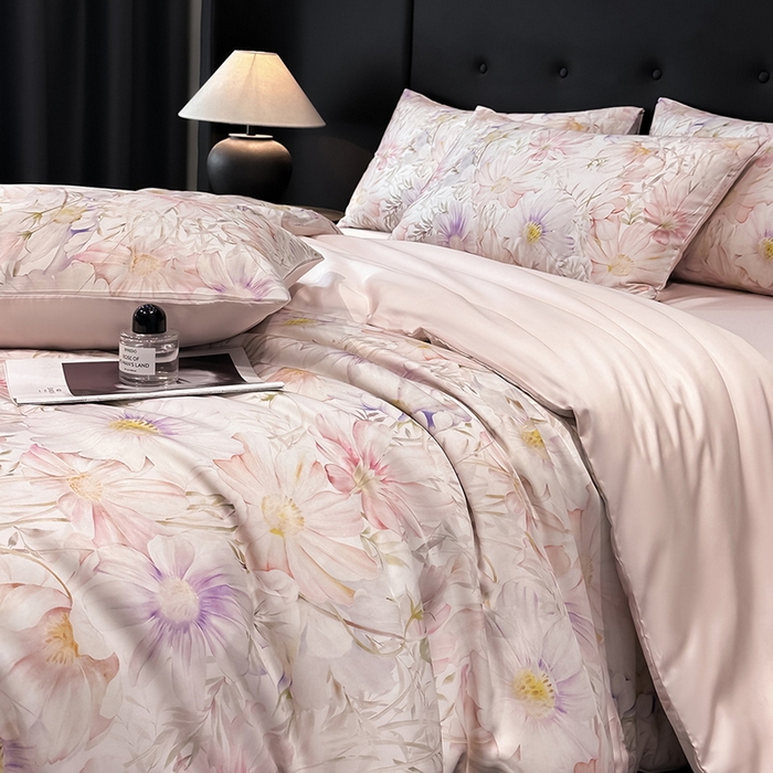 91家纺网 家纺一手货源 找家纺 慕晨 2025新款莱赛尔天丝数码印花四件套莱赛尔夏被四件套天丝夏凉被直播热款四件套 芷韵  粉