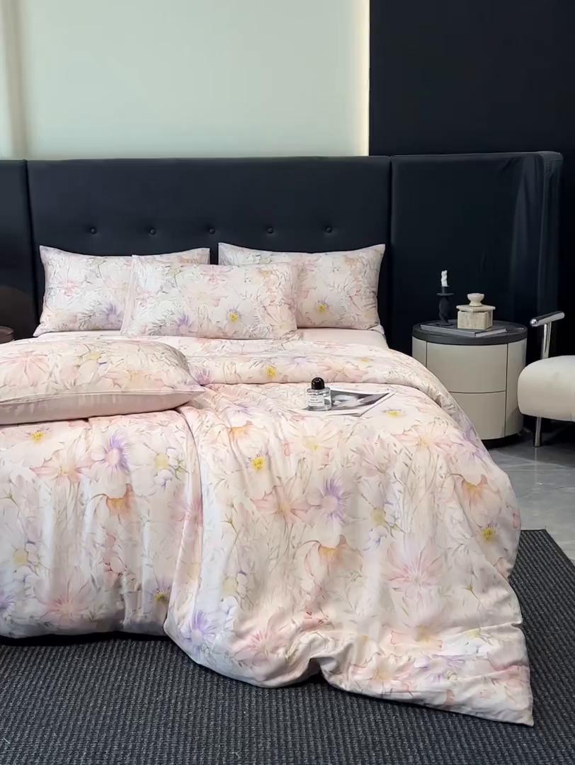 91家纺网 家纺一手货源 找家纺 慕晨 2025新款莱赛尔天丝数码印花四件套莱赛尔夏被四件套天丝夏凉被直播热款四件套 芷韵  粉