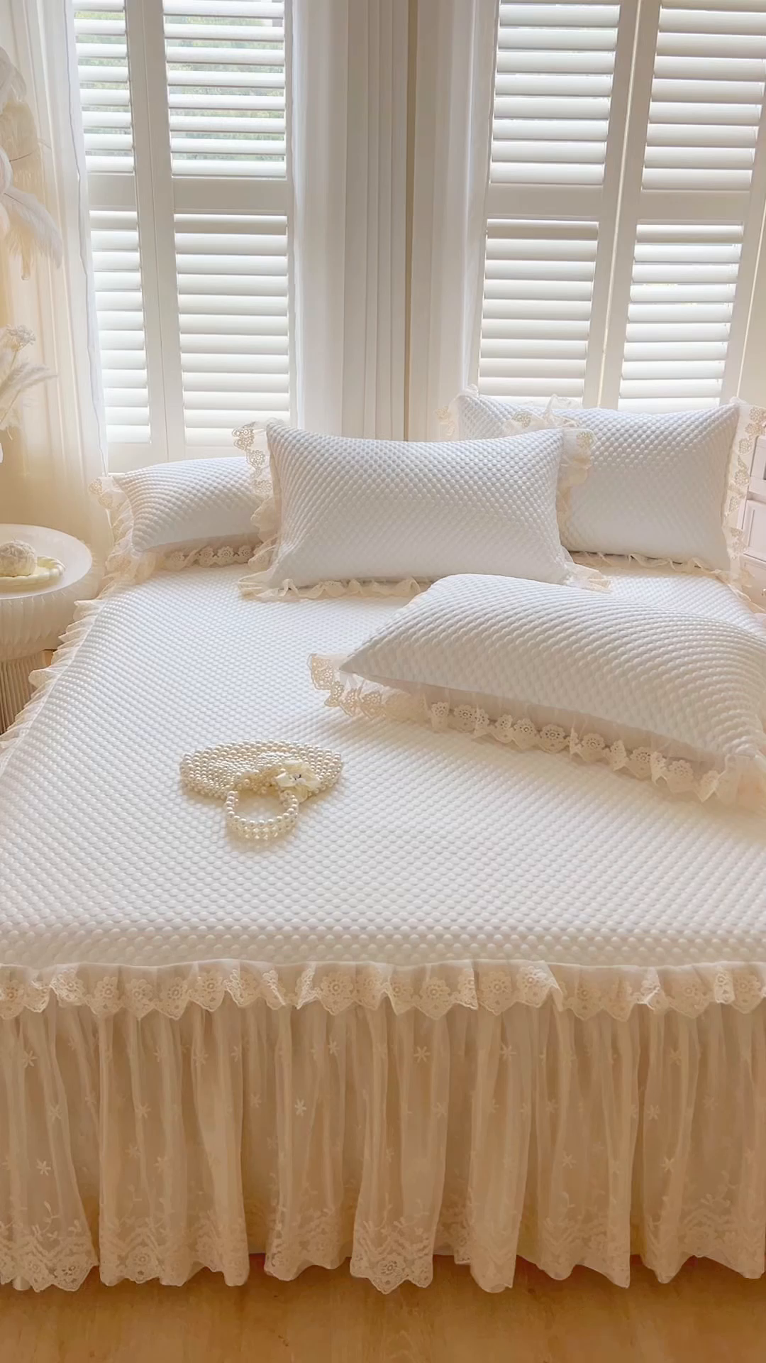 91家纺网 家纺一手货源 找家纺 恋尚 2025新款立体裸睡凉感冰豆豆席豆豆夏被夏凉被空调被四件套-伊米（控价265起） 伊米-米白