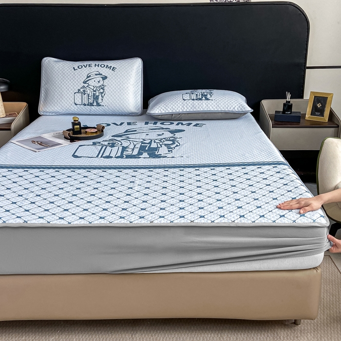 91家纺网 家纺一手货源 找家纺 慕梵家居 2025新款大版印花冰豆豆凉席席子床笠款三件套 爱家-灰