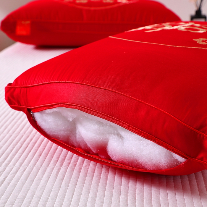 91家纺网 家纺一手货源 找家纺 木子晗 2025新款大红枕头婚庆枕芯结婚婚礼喜庆枕头枕芯 大囍的日子