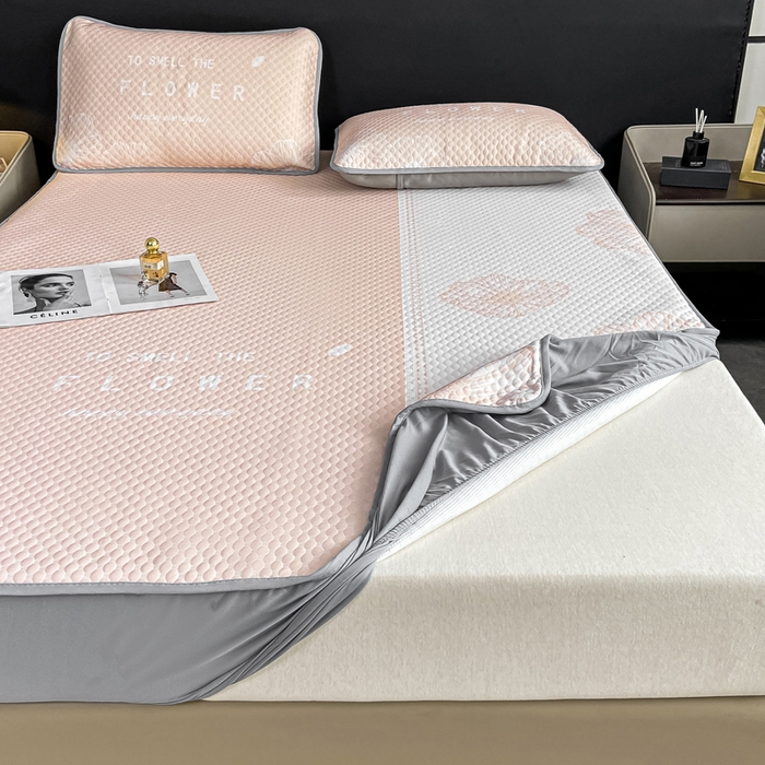 91家纺网 家纺一手货源 找家纺 慕梵家居 2025新款大版印花冰豆豆凉席席子床笠款三件套 繁花-粉