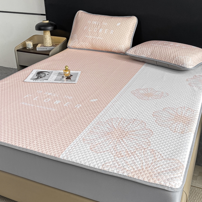 91家纺网 家纺一手货源 找家纺 慕梵家居 2025新款大版印花冰豆豆凉席席子床笠款三件套 繁花-粉