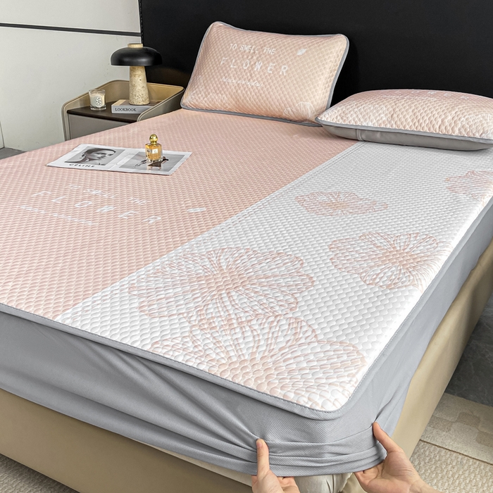 91家纺网 家纺一手货源 找家纺 慕梵家居 2025新款大版印花冰豆豆凉席席子床笠款三件套 繁花-粉