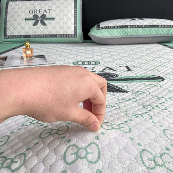 91家纺网 家纺一手货源 找家纺 慕梵家居 2025新款大版印花冰豆豆凉席席子床笠款三件套 风尚-绿