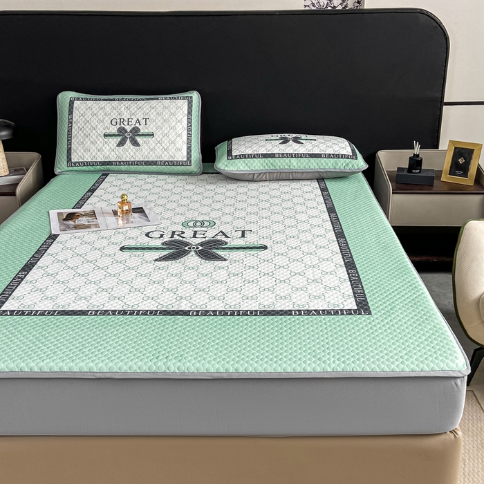 91家纺网 家纺一手货源 找家纺 慕梵家居 2025新款大版印花冰豆豆凉席席子床笠款三件套 风尚-绿