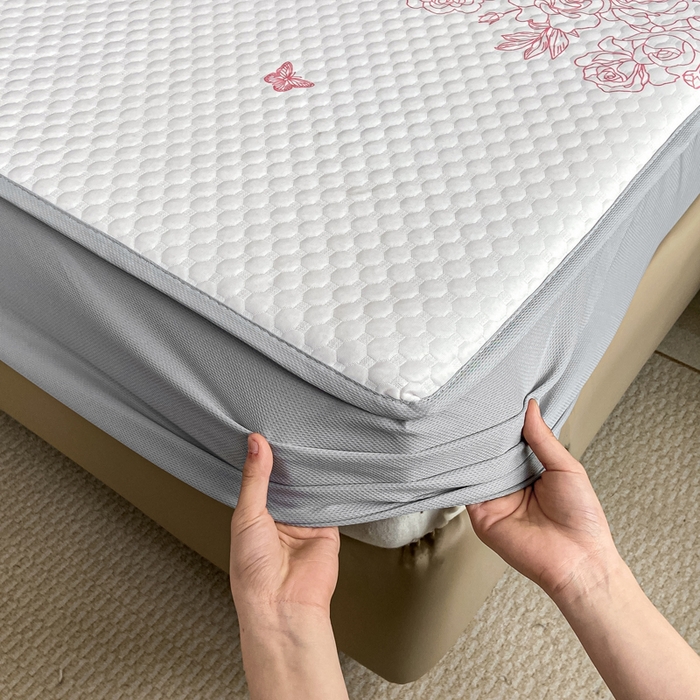 91家纺网 家纺一手货源 找家纺 慕梵家居 2025新款大版印花冰豆豆凉席席子床笠款三件套 蝴蝶结-粉