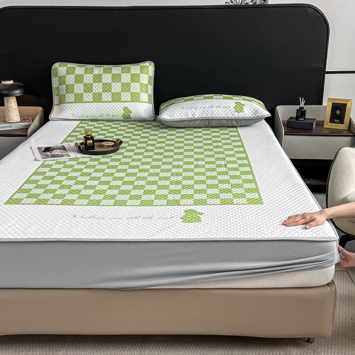 91家纺网 家纺一手货源 找家纺 慕梵家居 2025新款大版印花冰豆豆凉席席子床笠款三件套 可爱兔-绿