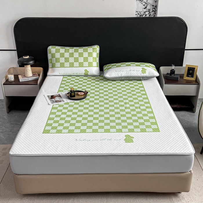 91家纺网 家纺一手货源 找家纺 慕梵家居 2025新款大版印花冰豆豆凉席席子床笠款三件套 可爱兔-绿