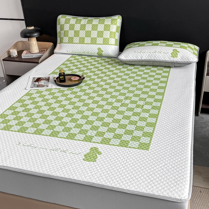 91家纺网 家纺一手货源 找家纺 慕梵家居 2025新款大版印花冰豆豆凉席席子床笠款三件套 可爱兔-绿