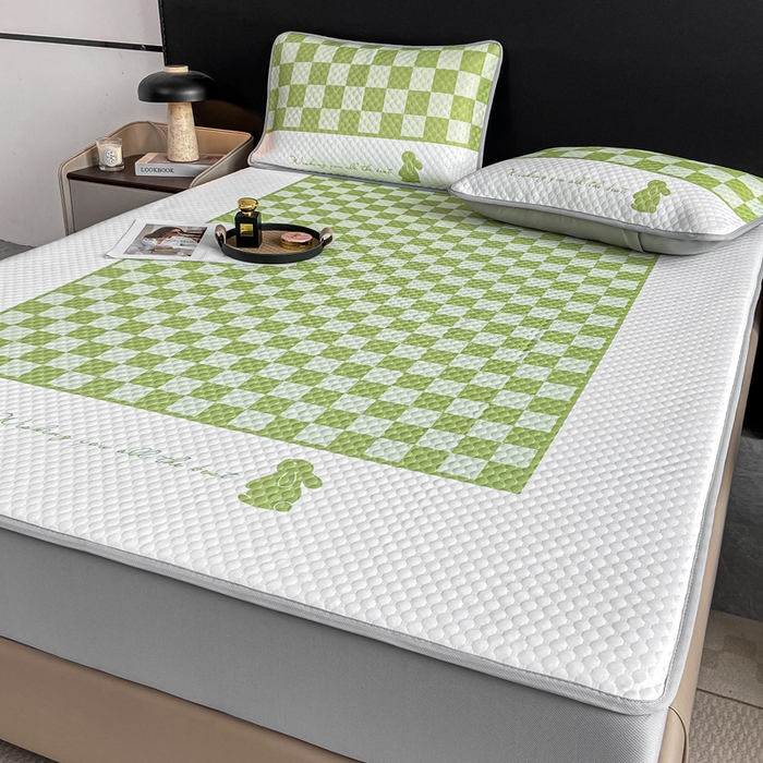 91家纺网 家纺一手货源 找家纺 慕梵家居 2025新款大版印花冰豆豆凉席席子床笠款三件套 可爱兔-绿