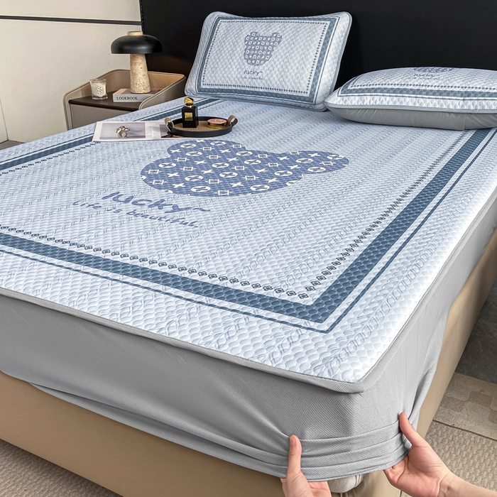 91家纺网 家纺一手货源 找家纺 慕梵家居 2025新款大版印花冰豆豆凉席席子床笠款三件套 美丽生活-灰