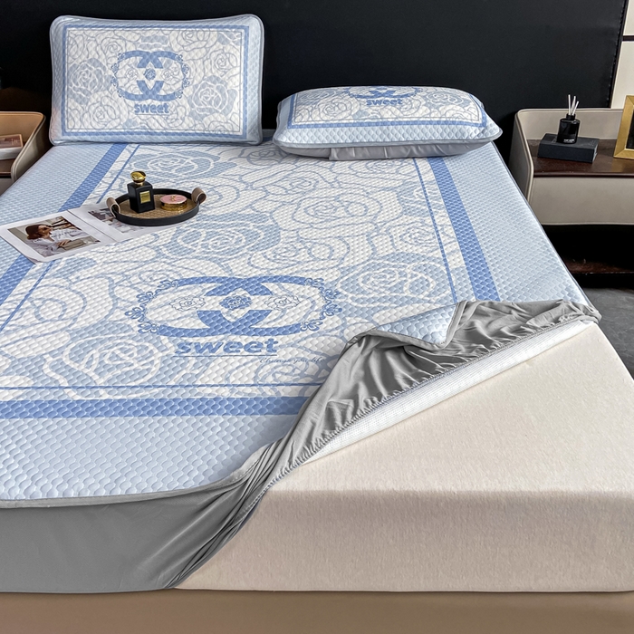 91家纺网 家纺一手货源 找家纺 慕梵家居 2025新款大版印花冰豆豆凉席席子床笠款三件套 甜蜜的爱-蓝