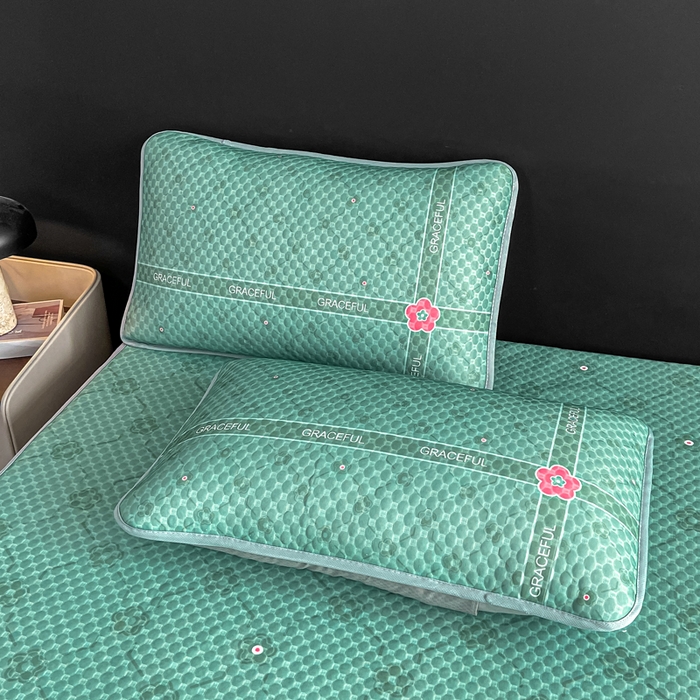 91家纺网 家纺一手货源 找家纺 慕梵家居 2025新款大版印花冰豆豆凉席席子床笠款三件套 优雅绿