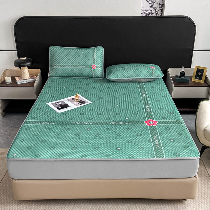 91家纺网 家纺一手货源 找家纺 慕梵家居 2025新款大版印花冰豆豆凉席席子床笠款三件套 优雅绿