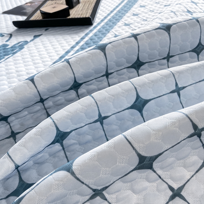 91家纺网 家纺一手货源 找家纺 慕梵家居 2025新款大版印花冰豆豆凉席席子三件套 爱家-灰