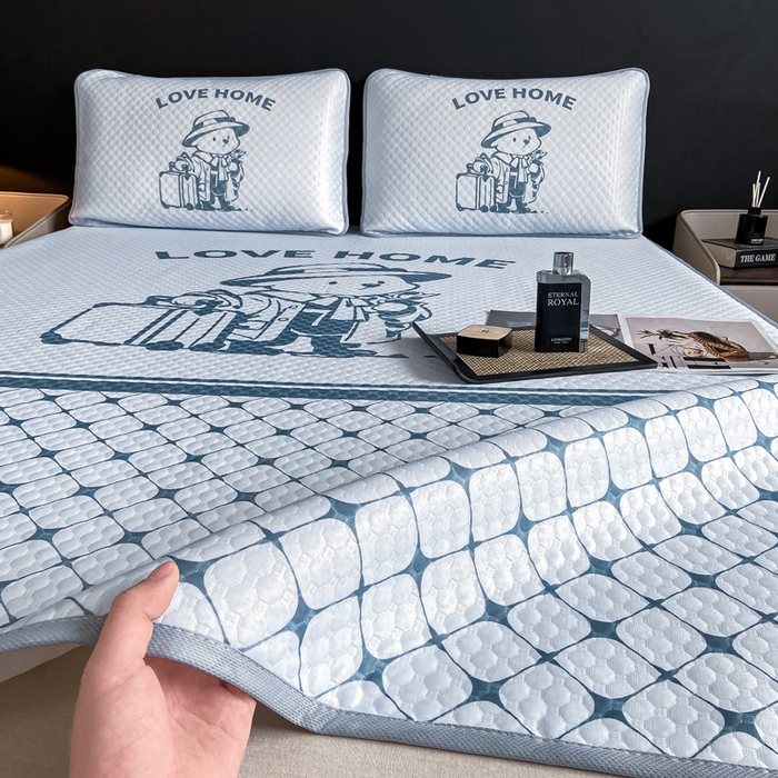 91家纺网 家纺一手货源 找家纺 慕梵家居 2025新款大版印花冰豆豆凉席席子三件套 爱家-灰