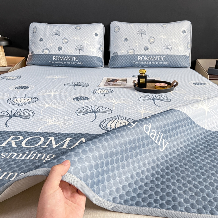 91家纺网 家纺一手货源 找家纺 慕梵家居 2025新款大版印花冰豆豆凉席席子三件套 芭蕉叶-灰