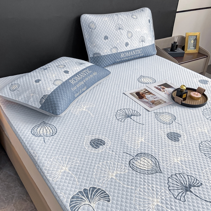 91家纺网 家纺一手货源 找家纺 慕梵家居 2025新款大版印花冰豆豆凉席席子三件套 芭蕉叶-灰