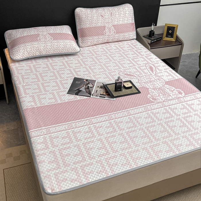 91家纺网 家纺一手货源 找家纺 慕梵家居 2025新款大版印花冰豆豆凉席席子三件套 大美兔-粉