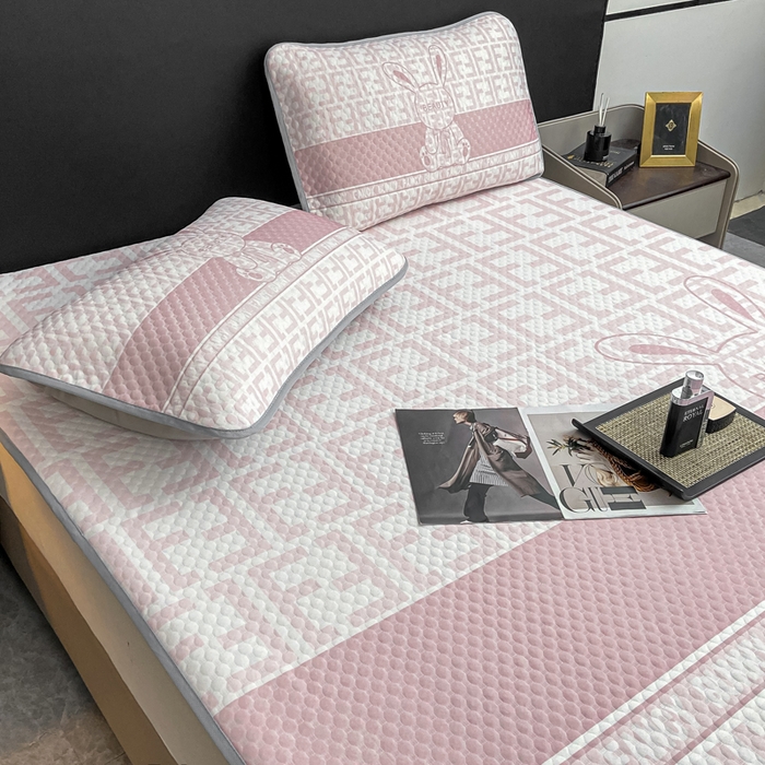 91家纺网 家纺一手货源 找家纺 慕梵家居 2025新款大版印花冰豆豆凉席席子三件套 大美兔-粉