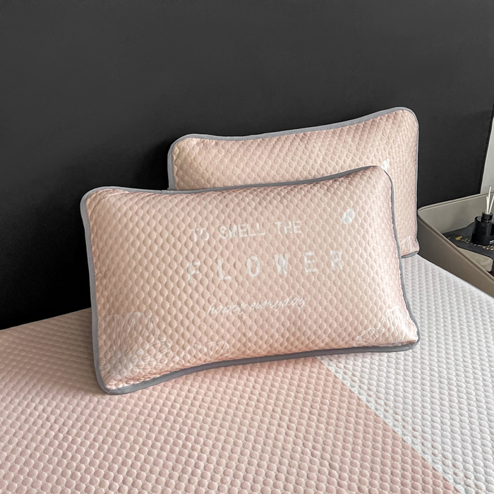 91家纺网 家纺一手货源 找家纺 慕梵家居 2025新款大版印花冰豆豆凉席席子三件套 繁花-粉