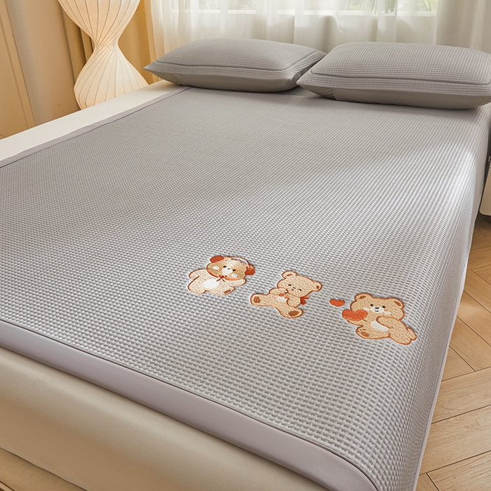 91家纺网 家纺一手货源 找家纺 （总）全季家居 2025新款A类乙纶PE家族系列刺绣凉豆豆席凉席席子