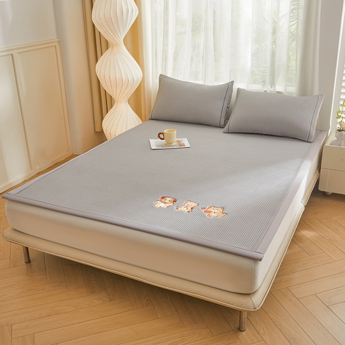 91家纺网 家纺一手货源 找家纺 （总）全季家居 2025新款A类乙纶PE家族系列刺绣凉豆豆席凉席席子