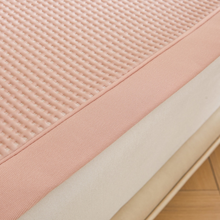 91家纺网 家纺一手货源 找家纺 全季家居 2025新款A类乙纶PE家族系列刺绣凉豆豆席凉席席子 快乐小熊-淡粉-床席款