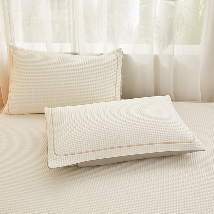 91家纺网 家纺一手货源 找家纺 全季家居 2025新款A类乙纶PE家族系列刺绣凉豆豆席凉席席子 熊猫家族-米黄-床席款