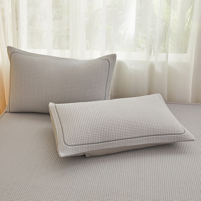 91家纺网 家纺一手货源 找家纺 全季家居 2025新款A类乙纶PE家族系列刺绣凉豆豆席凉席席子 熊猫家族-浅灰-床席款