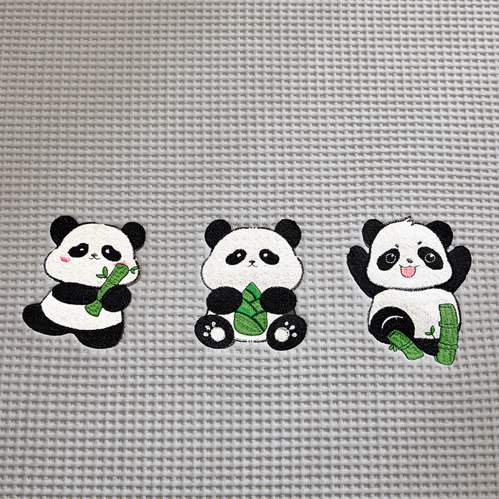 91家纺网 家纺一手货源 找家纺 全季家居 2025新款A类乙纶PE家族系列刺绣凉豆豆席凉席席子 熊猫家族-浅灰-床席款