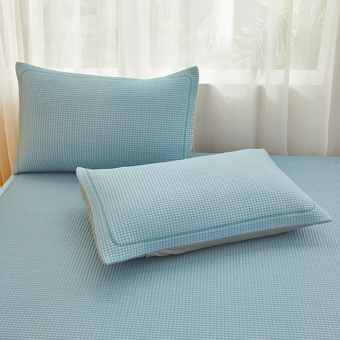 91家纺网 家纺一手货源 找家纺 全季家居 2025新款A类乙纶PE家族系列刺绣凉豆豆席凉席席子 熊猫家族-天蓝-床席款