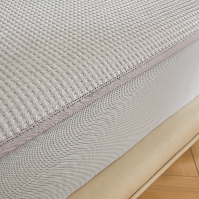 91家纺网 家纺一手货源 找家纺 全季家居 2025新款A类乙纶PE家族系列刺绣凉豆豆席凉席席子 快乐小熊-浅灰-床笠款