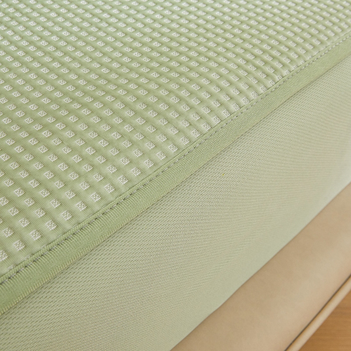 91家纺网 家纺一手货源 找家纺 全季家居 2025新款A类乙纶PE家族系列刺绣凉豆豆席凉席席子 快乐小熊-水绿-床笠款