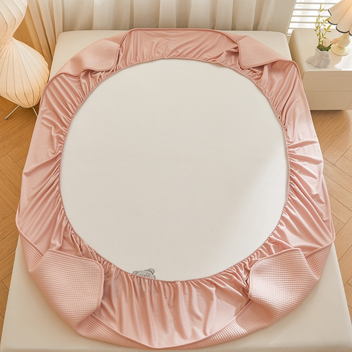 91家纺网 家纺一手货源 找家纺 全季家居 2025新款A类乙纶PE家族系列刺绣凉豆豆席凉席席子 熊猫家族-淡粉-床笠款