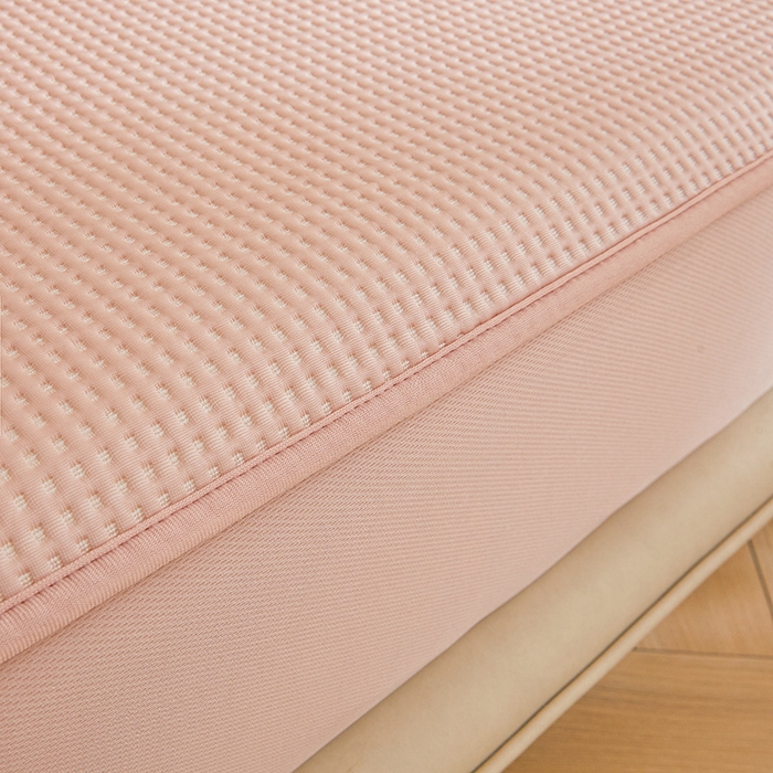 91家纺网 家纺一手货源 找家纺 全季家居 2025新款A类乙纶PE家族系列刺绣凉豆豆席凉席席子 熊猫家族-淡粉-床笠款