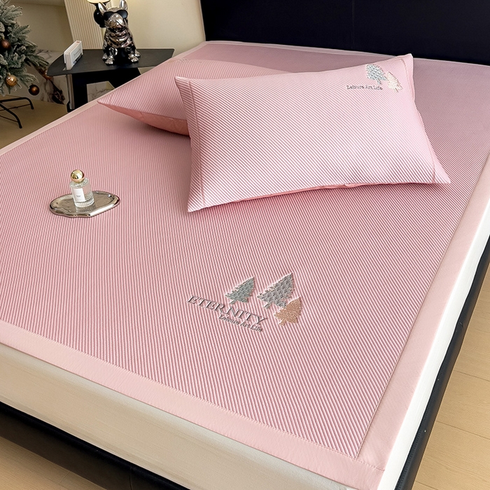 91家纺网 家纺一手货源 找家纺 （总）全季家居 2025新款A类乙纶PE希望森林刺绣系列凉豆豆席凉席席子