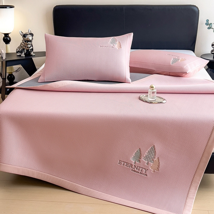 91家纺网 家纺一手货源 找家纺 （总）全季家居 2025新款A类乙纶PE希望森林刺绣系列凉豆豆席凉席席子