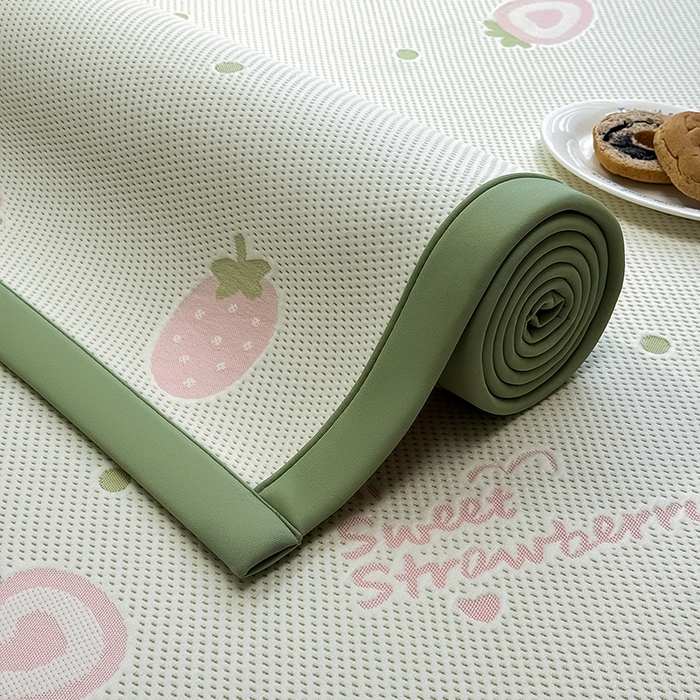 91家纺网 家纺一手货源 找家纺 全季家居 2025新款A类乙纶PE卡通系列凉豆豆席凉席席子 草莓甜心-水绿-床席款