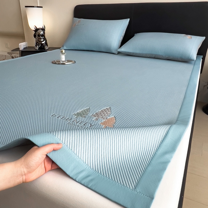 91家纺网 家纺一手货源 找家纺 全季家居 2025新款A类乙纶PE希望森林刺绣系列凉豆豆席凉席席子 天蓝-床席款