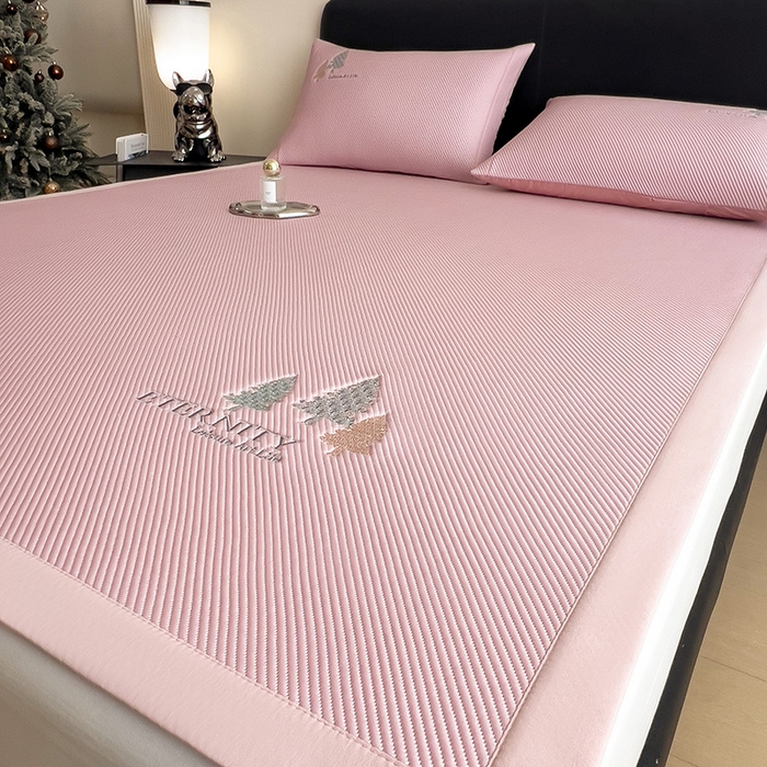 91家纺网 家纺一手货源 找家纺 全季家居 2025新款A类乙纶PE希望森林刺绣系列凉豆豆席凉席席子 淡粉-床席款